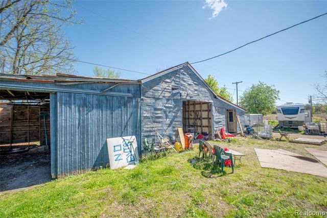 840 W Rose Center Road, Holly, MI 48442