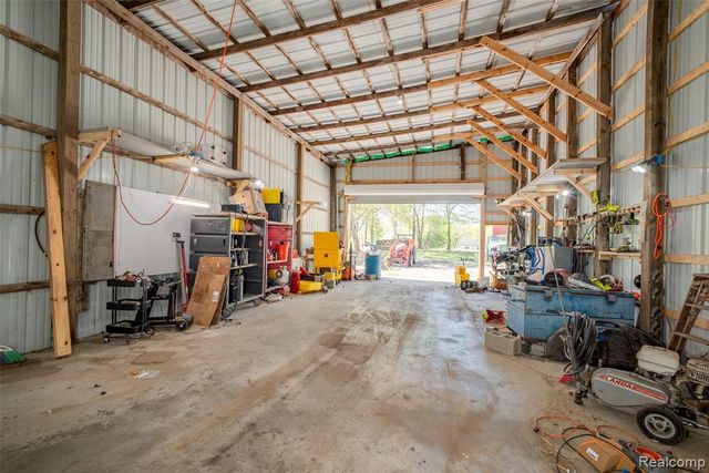 840 W Rose Center Road, Holly, MI 48442