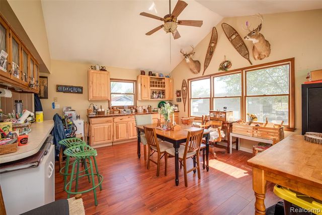 840 W Rose Center Road, Holly, MI 48442