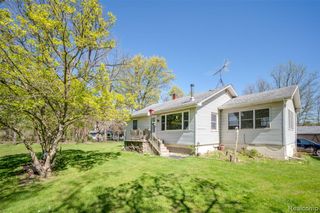 840 W Rose Center Road, Holly, MI 48442