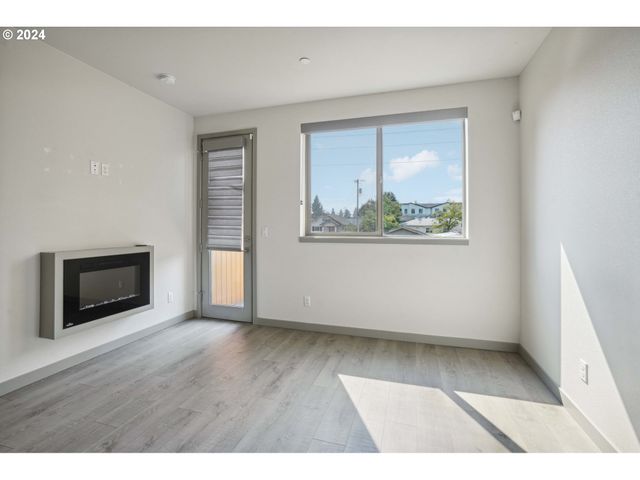 6822 N GREENWICH Ave, Portland, OR 97217