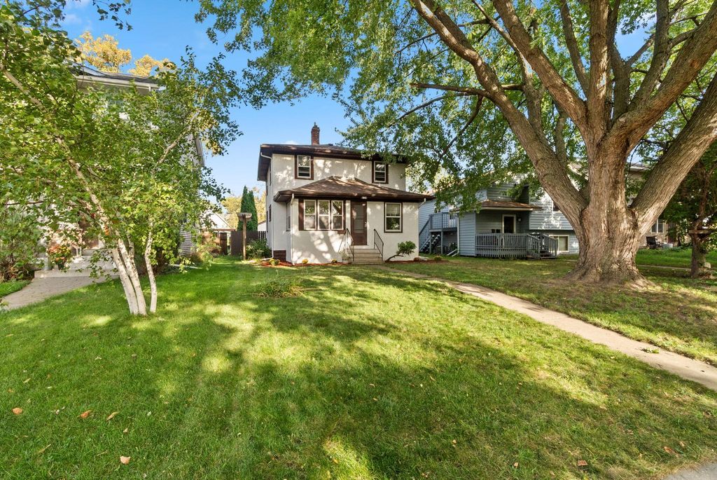 1724 Malvern Street, Lauderdale, MN 55113 — exterior