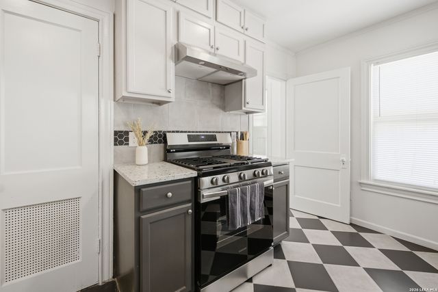 208 Frost, San Antonio, TX 78201