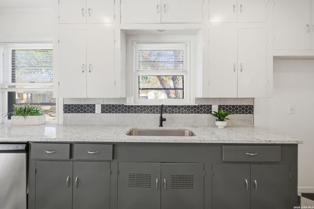 208 Frost, San Antonio, TX 78201