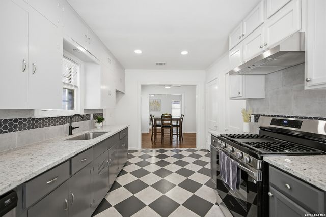 208 Frost, San Antonio, TX 78201