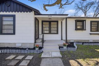 208 Frost, San Antonio, TX 78201