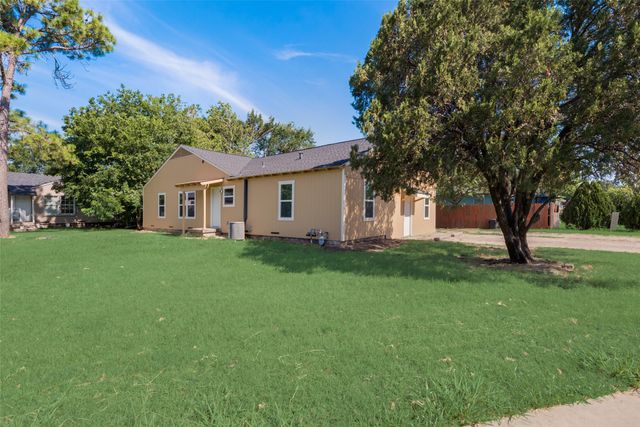 2210 Manor Street, Grand Prairie, TX 75050