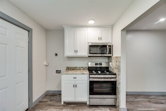 2210 Manor Street, Grand Prairie, TX 75050