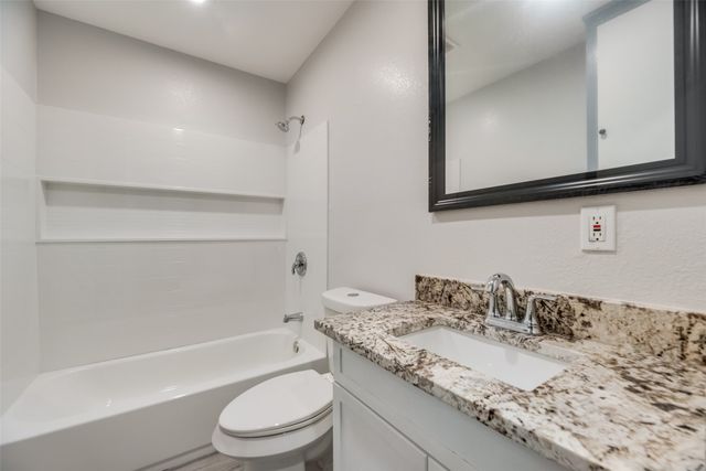2210 Manor Street, Grand Prairie, TX 75050