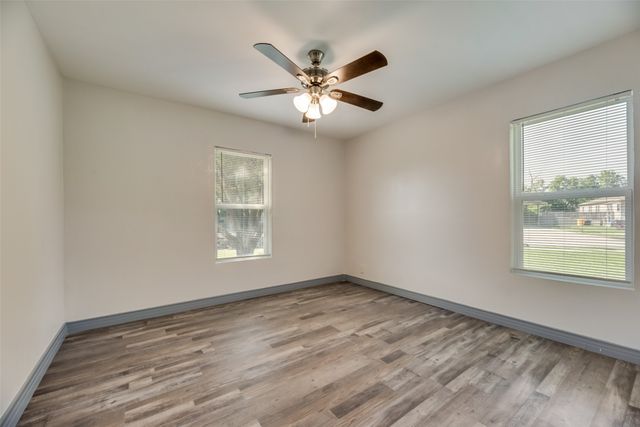 2210 Manor Street, Grand Prairie, TX 75050
