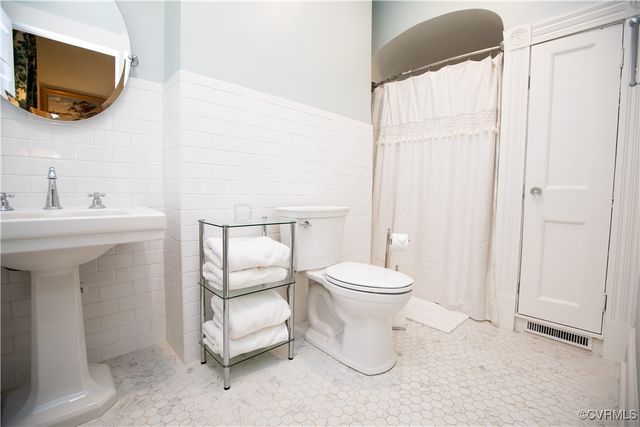 908 High St, Farmville, VA 23901