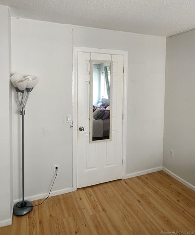 135 Flax Hill Road APT 21, Norwalk, CT 06854