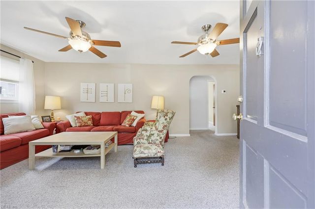 429 Mango DR, Virginia Beach, VA 23452