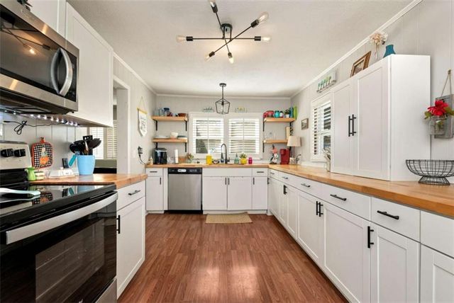 111 College Avenue, Canon, GA 30520