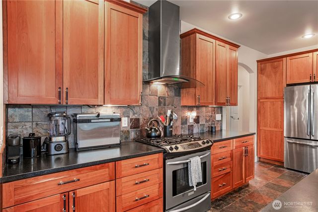 2744 Carpenter Road SE, Lacey, WA 98503