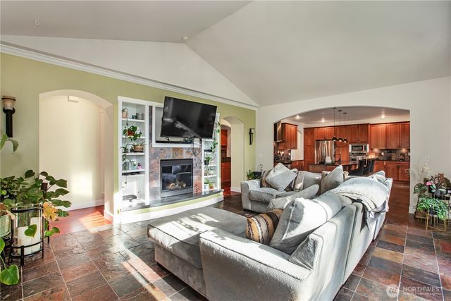 2744 Carpenter Road SE, Lacey, WA 98503