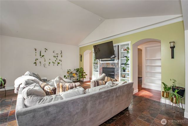 2744 Carpenter Road SE, Lacey, WA 98503