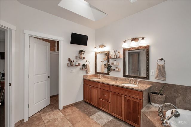 2744 Carpenter Road SE, Lacey, WA 98503