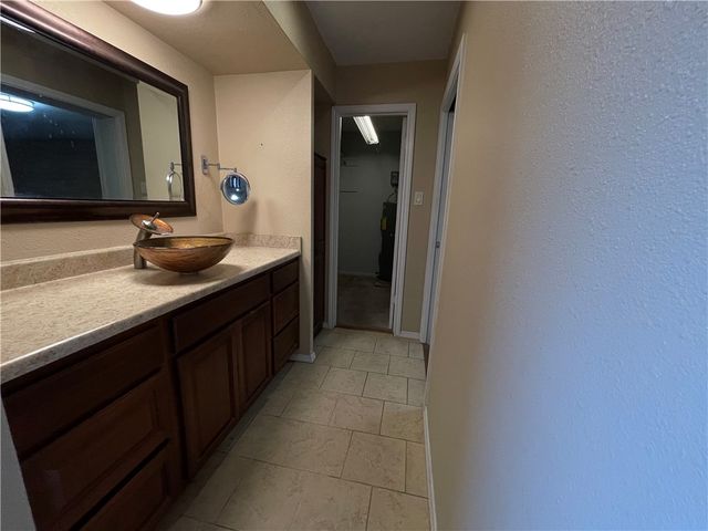 1013 Nile Dr, Corpus Christi, TX 78412