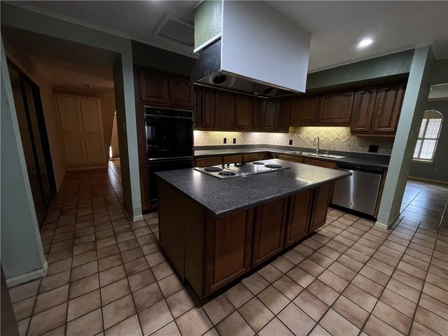 1013 Nile Dr, Corpus Christi, TX 78412