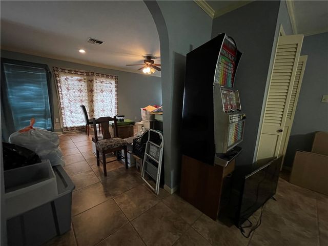 1013 Nile Dr, Corpus Christi, TX 78412