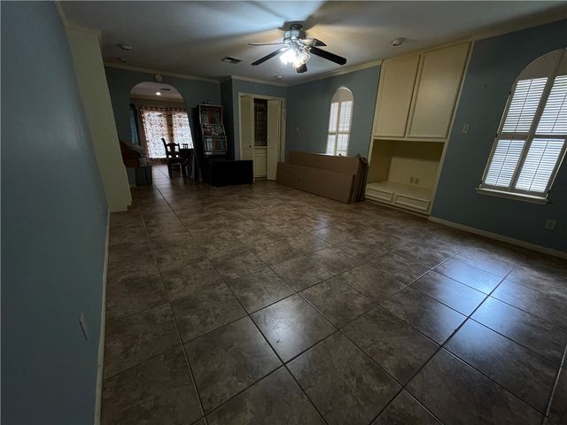 1013 Nile Dr, Corpus Christi, TX 78412