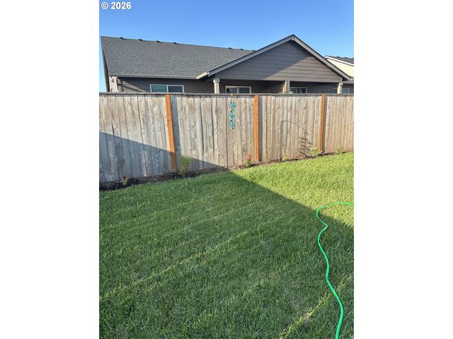 2379 W 9TH Ave, Junction City, OR 97448