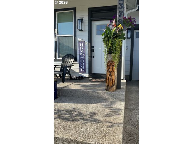 2379 W 9TH Ave, Junction City, OR 97448