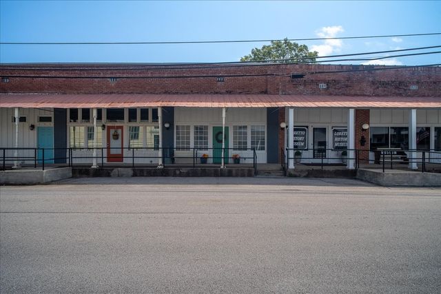 126 Main St, Loretto, TN 38469