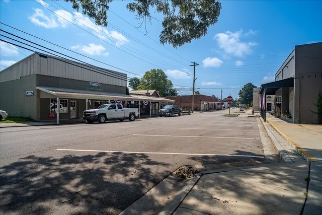 126 Main St, Loretto, TN 38469