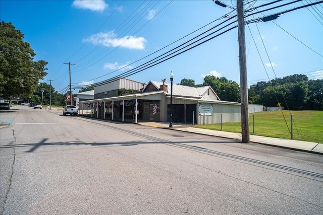 126 Main St, Loretto, TN 38469