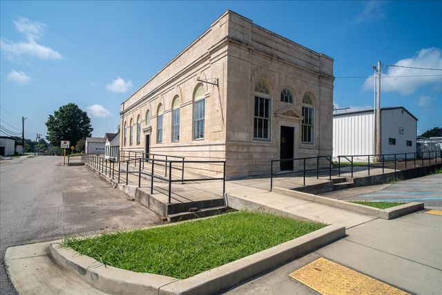 126 Main St, Loretto, TN 38469