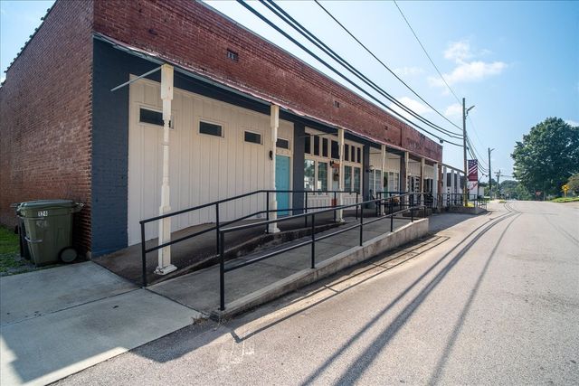 126 Main St, Loretto, TN 38469