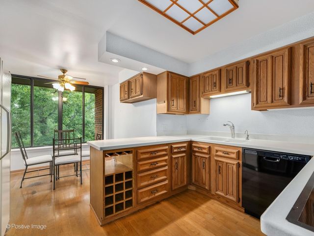 1401 Burr Oak Road 416B, Hinsdale, IL 60521
