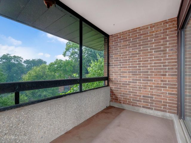 1401 Burr Oak Road 416B, Hinsdale, IL 60521