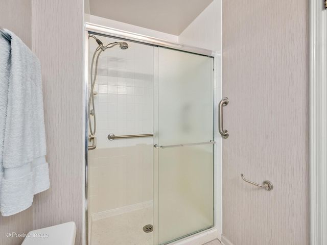 1401 Burr Oak Road 416B, Hinsdale, IL 60521