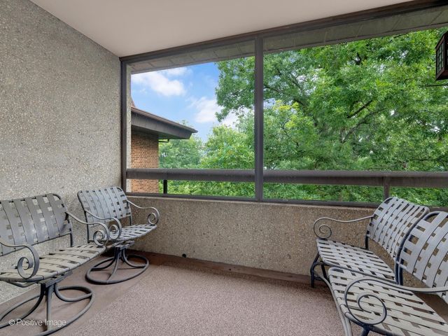 1401 Burr Oak Road 416B, Hinsdale, IL 60521