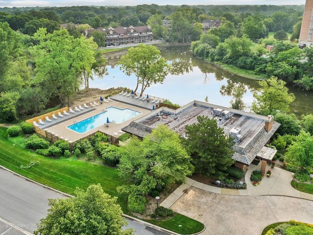 1401 Burr Oak Road 416B, Hinsdale, IL 60521