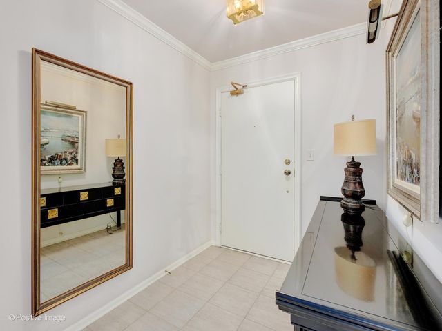 1401 Burr Oak Road 416B, Hinsdale, IL 60521