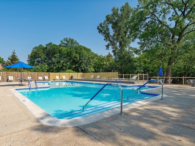 1401 Burr Oak Road 416B, Hinsdale, IL 60521
