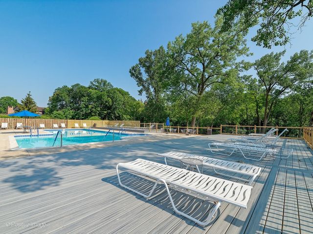 1401 Burr Oak Road 416B, Hinsdale, IL 60521