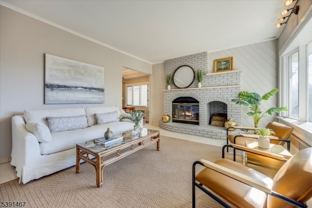 65 E Gouverneur Ave, Rutherford Boro, NJ 07070