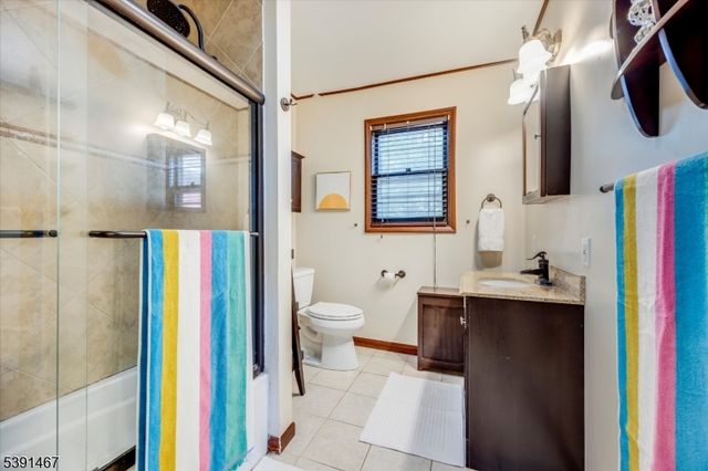 65 E Gouverneur Ave, Rutherford Boro, NJ 07070