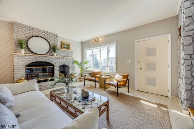 65 E Gouverneur Ave, Rutherford Boro, NJ 07070