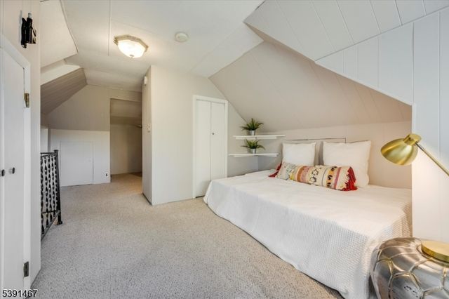 65 E Gouverneur Ave, Rutherford Boro, NJ 07070