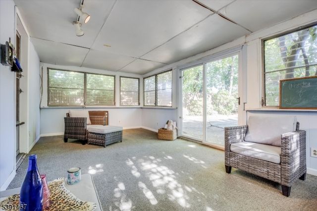 65 E Gouverneur Ave, Rutherford Boro, NJ 07070