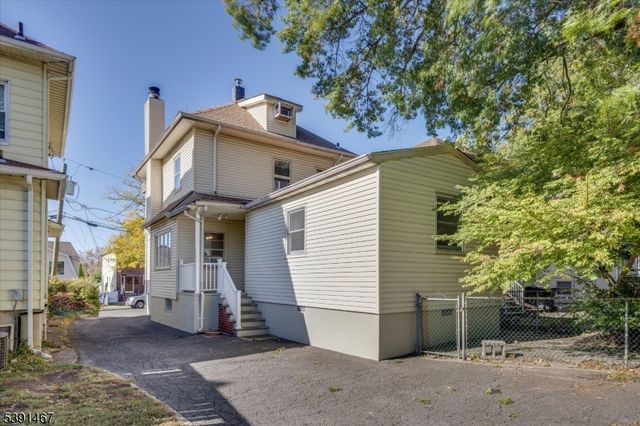 65 E Gouverneur Ave, Rutherford Boro, NJ 07070