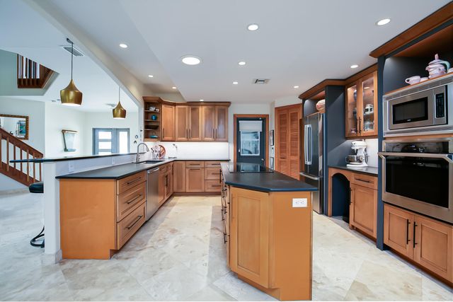 1606 Thumb Point Drive, Fort Pierce, FL 34949