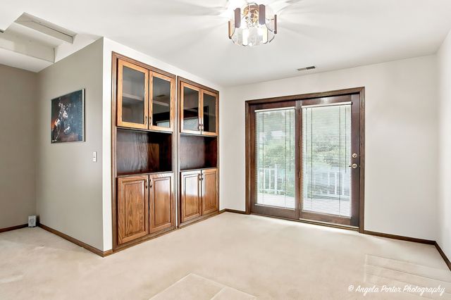 6424 Mccullom Lake Road, Wonder Lake, IL 60097