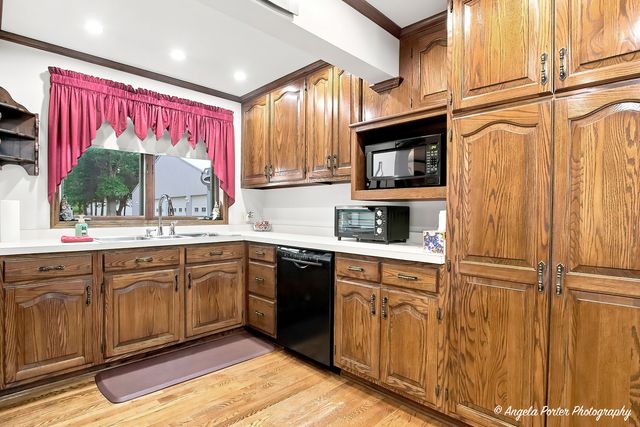 6424 Mccullom Lake Road, Wonder Lake, IL 60097
